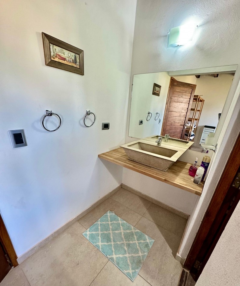 CHALET SOLO EN UN LOTE