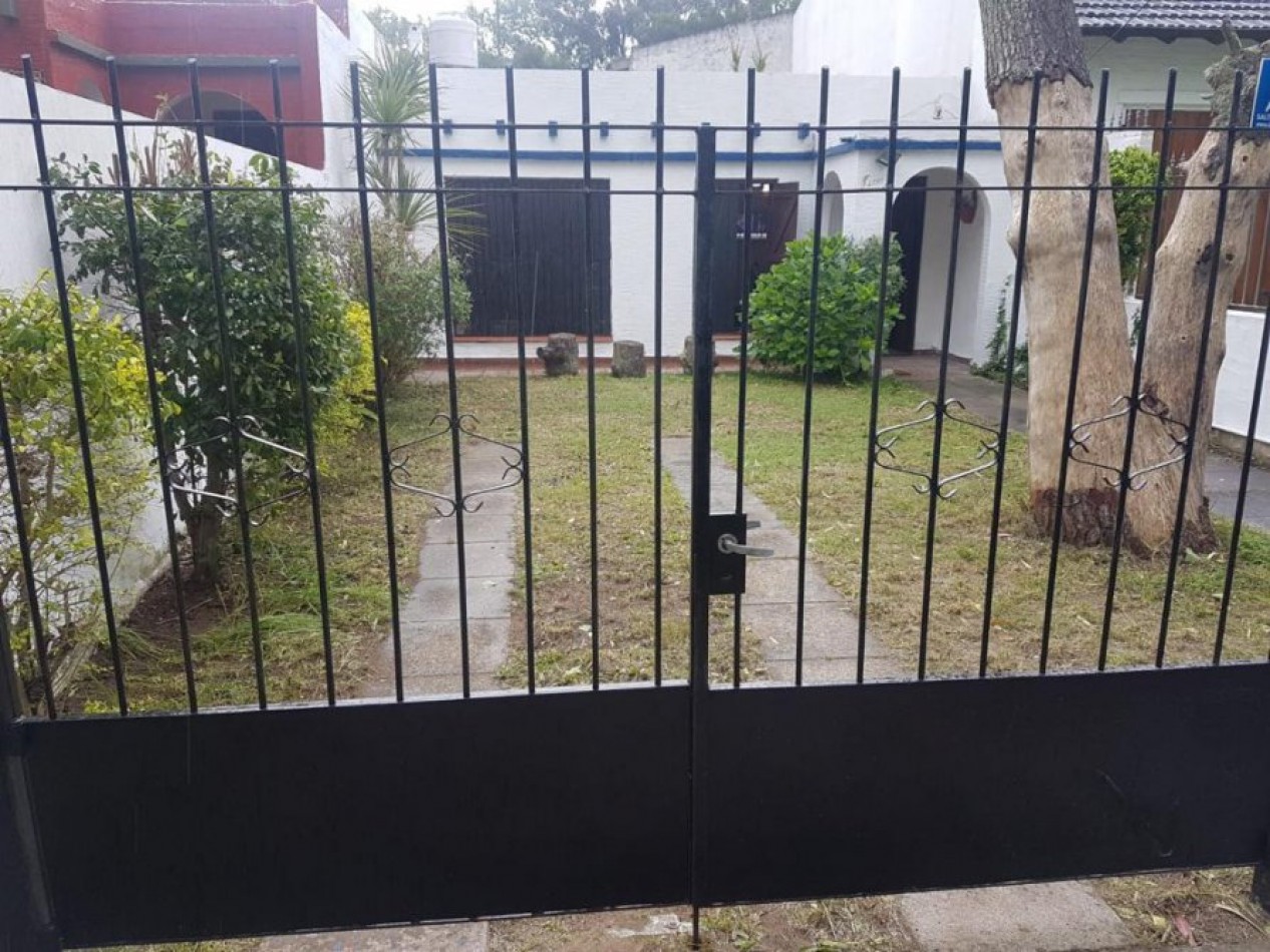CHALET SOLO EN UN LOTE