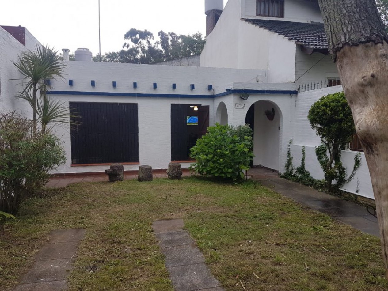 CHALET SOLO EN UN LOTE
