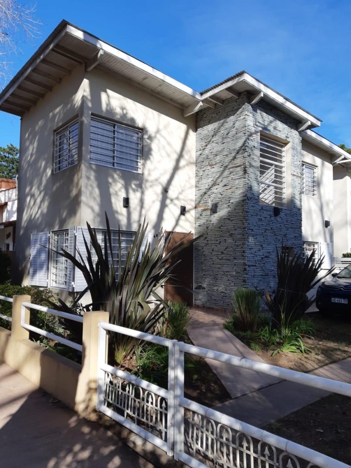 DUPLEX AL FRENTE