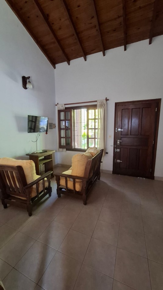 CHALET SOLO EN UN LOTE