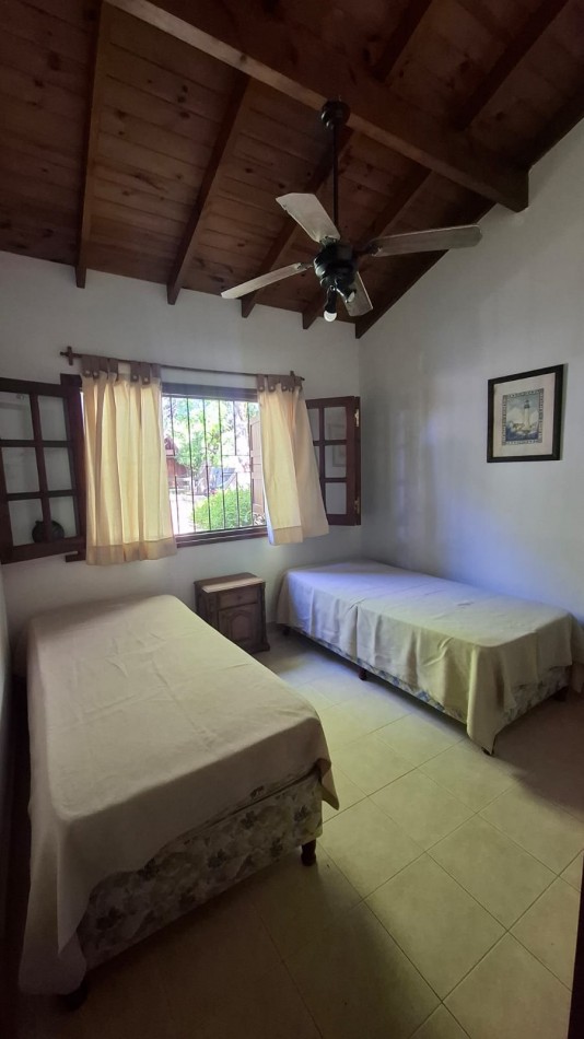 CHALET SOLO EN UN LOTE