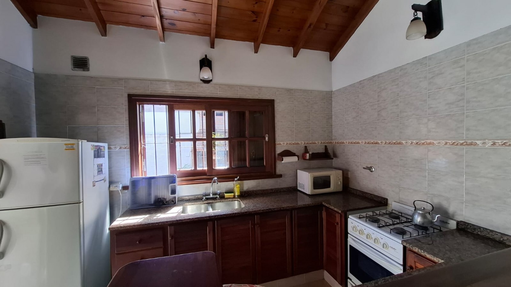 CHALET SOLO EN UN LOTE