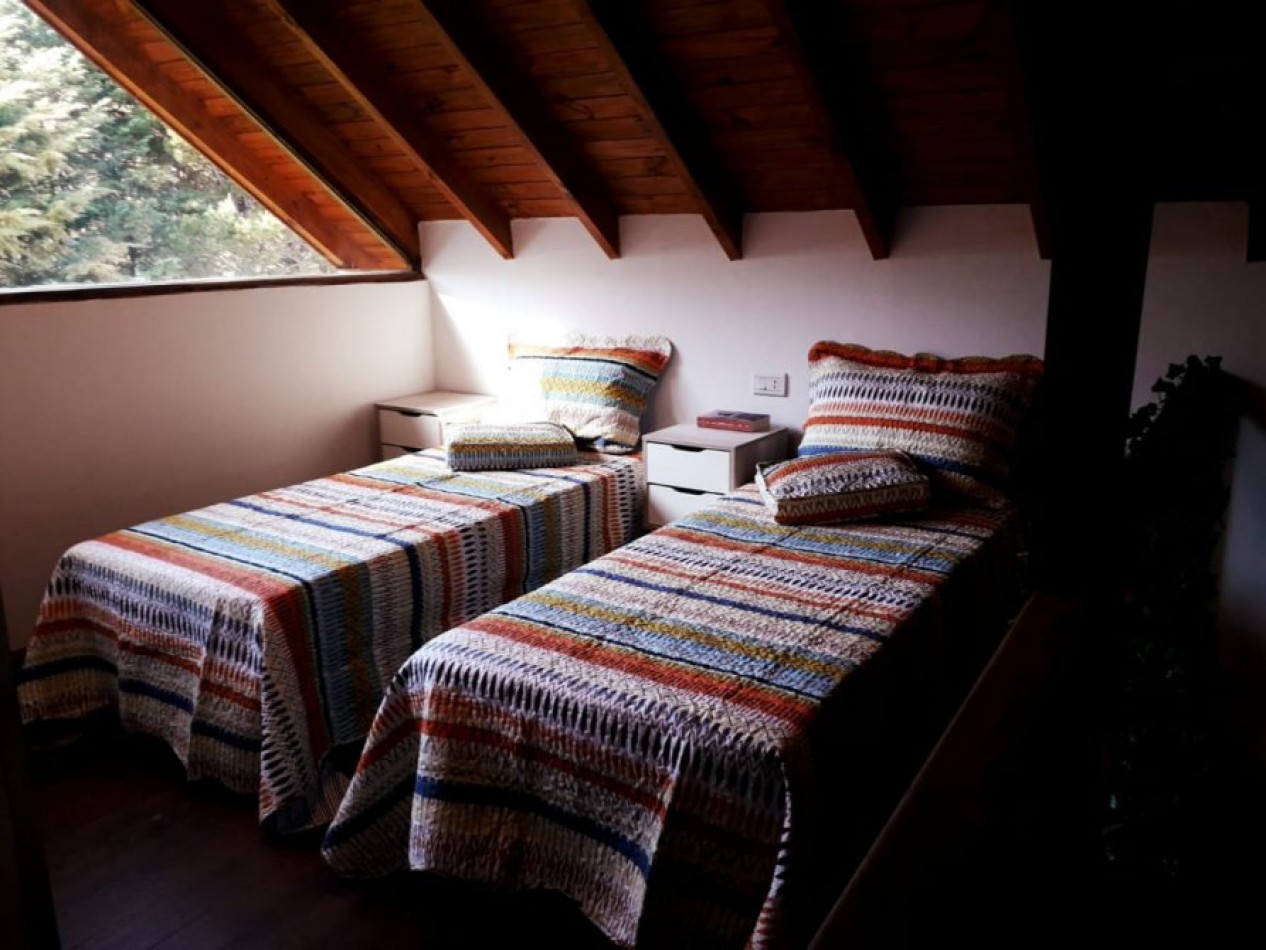 CHALET SOLO EN UN LOTE