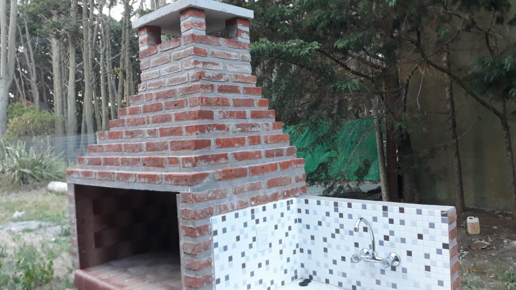 CHALET SOLO EN UN LOTE
