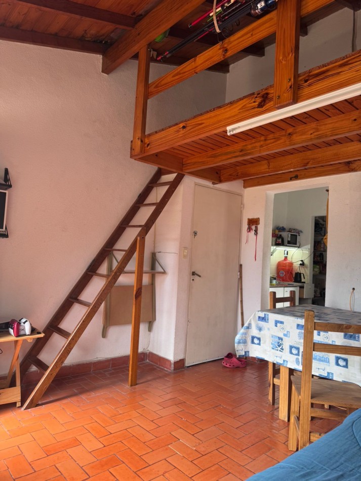 DEPARTAMENTO A LA CALLE EN PRIMER PISO