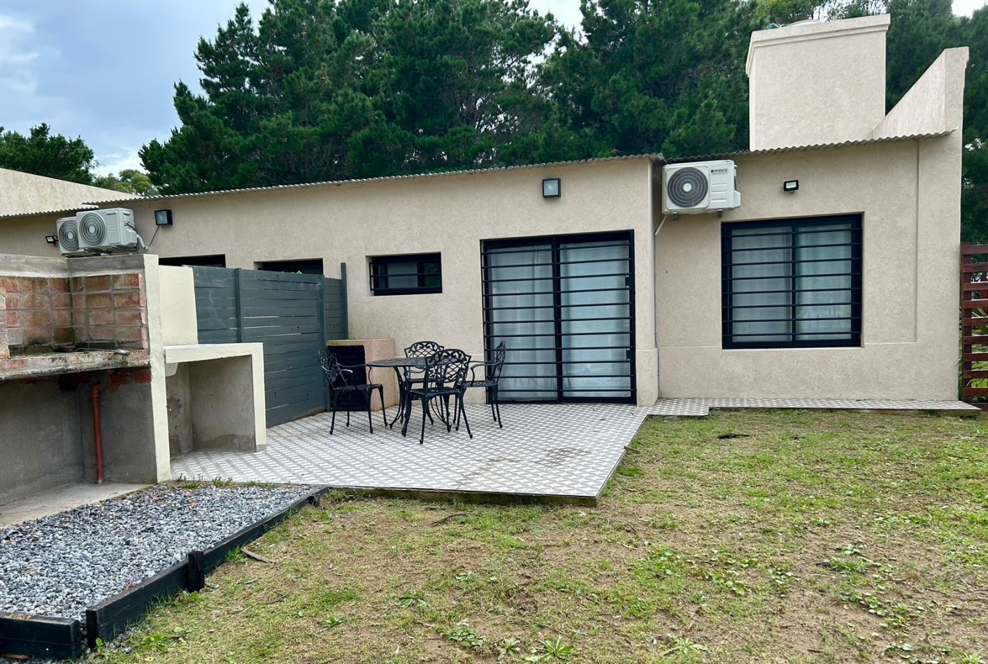 CHALET CON AMPLIO PARQUE