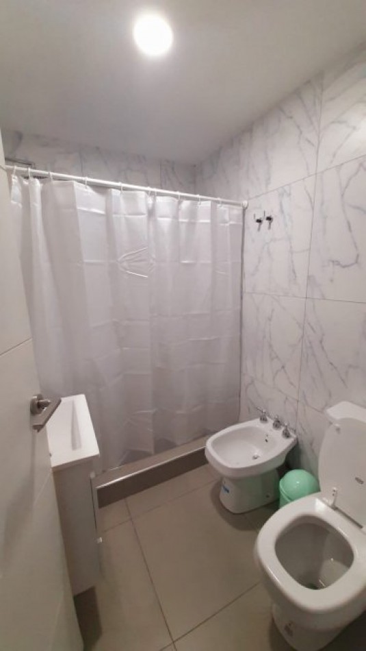 CHALET CON AMPLIO PARQUE