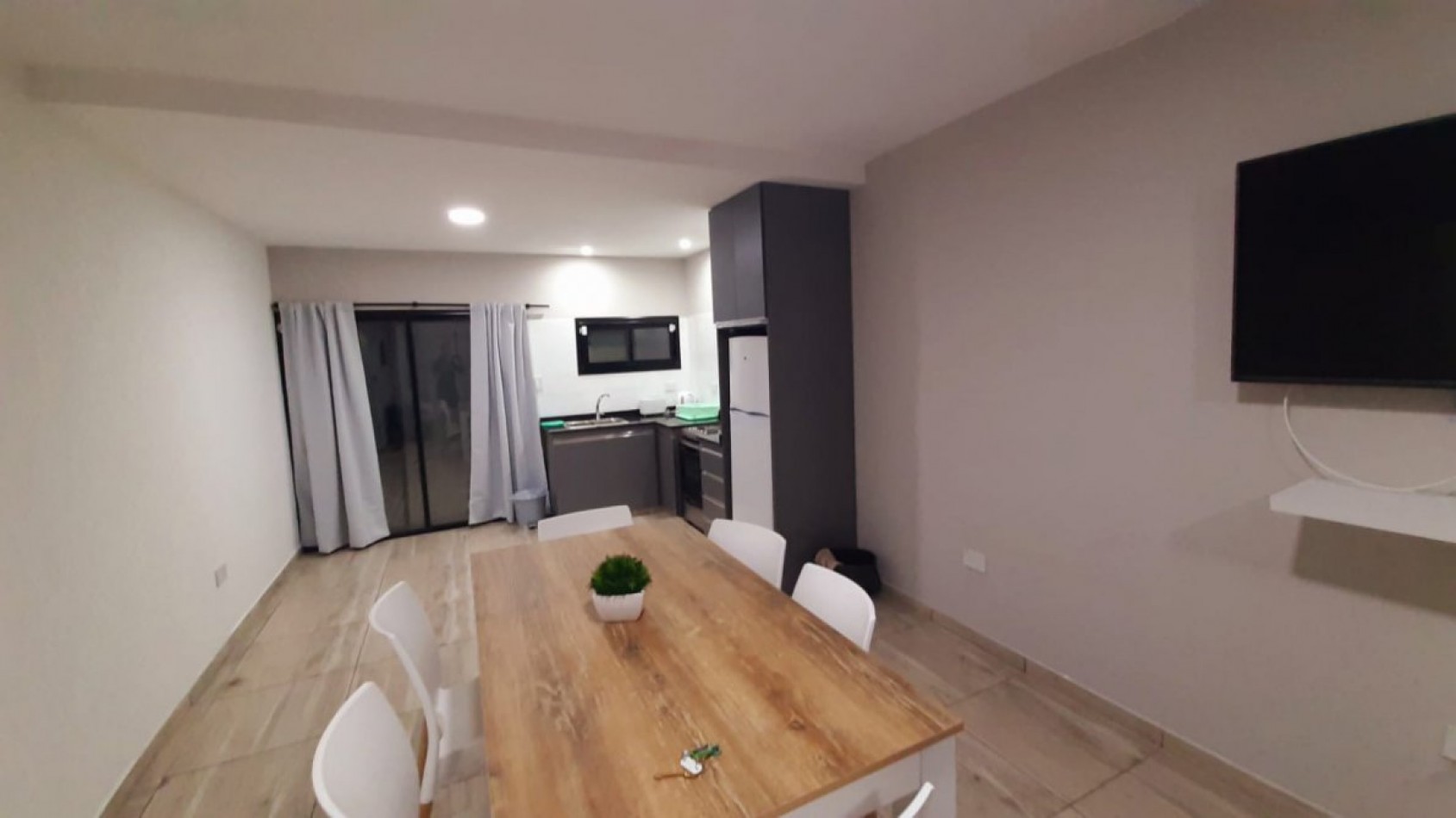 CHALET CON AMPLIO PARQUE