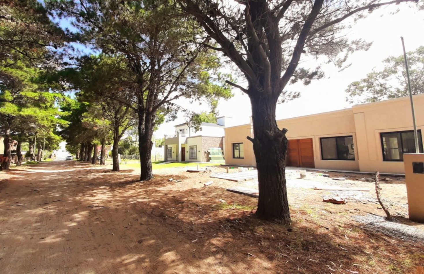 CHALET CON AMPLIO PARQUE