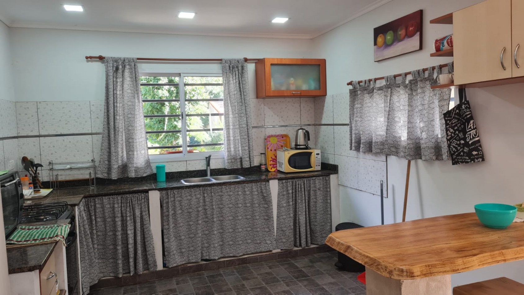 CHALET SOLO EN UN LOTE