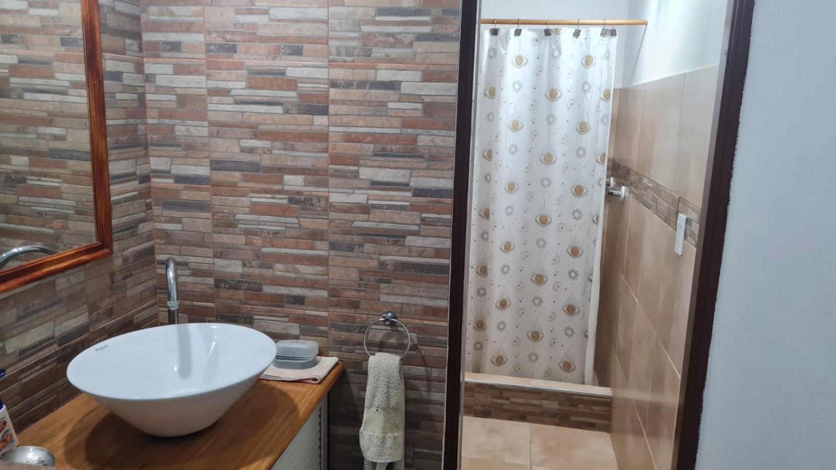 CHALET SOLO EN UN LOTE