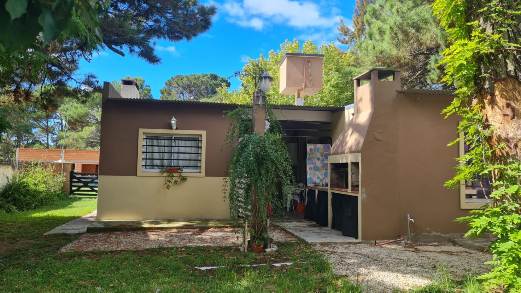 CHALET SOLO EN UN LOTE