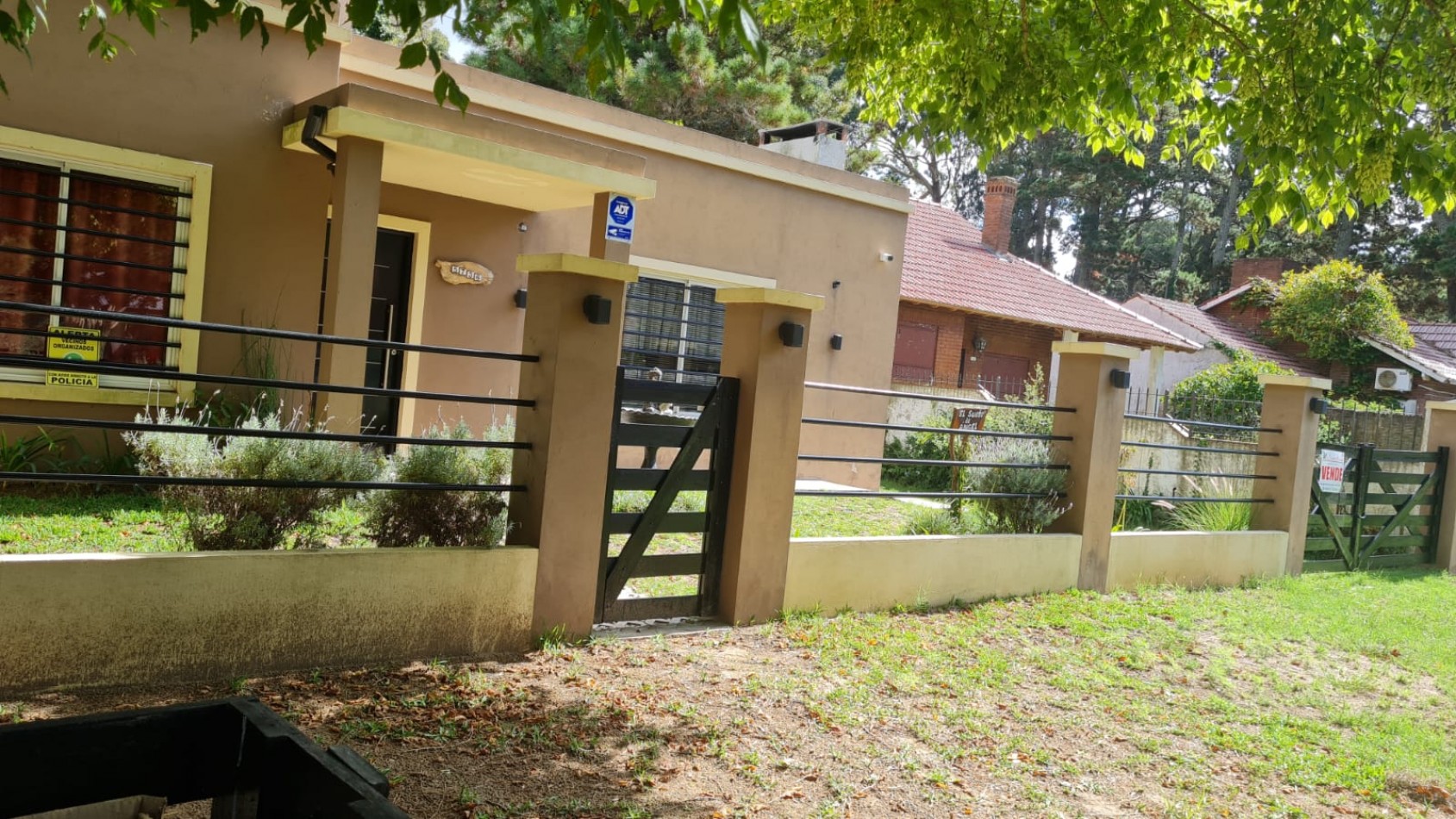 CHALET SOLO EN UN LOTE