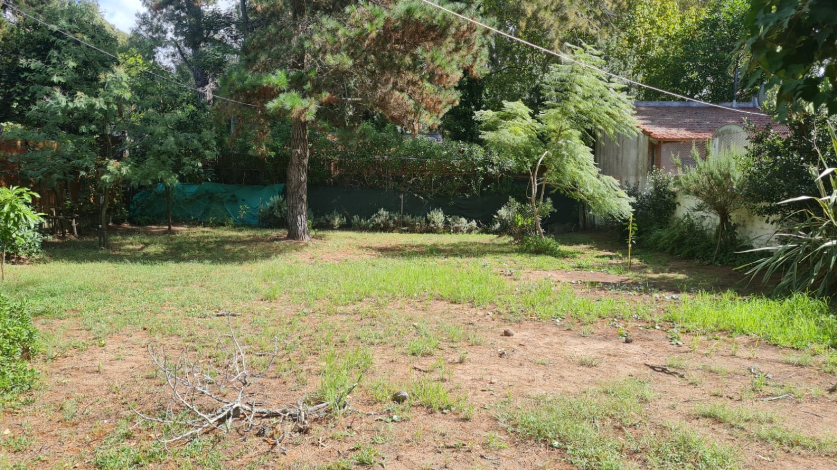 CHALET SOLO EN UN LOTE