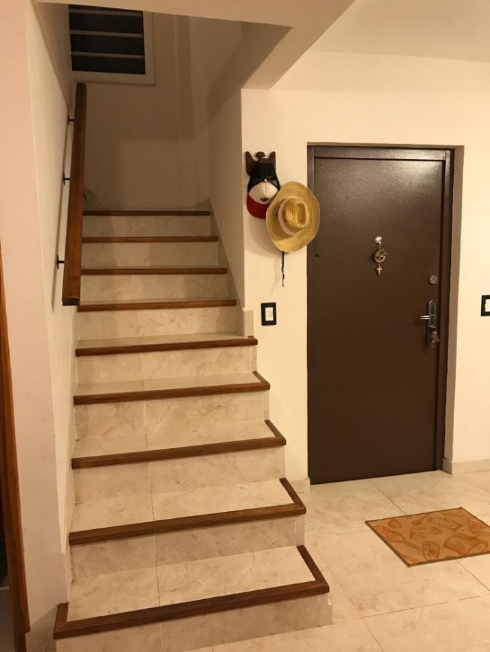 DUPLEX AL FRENTE