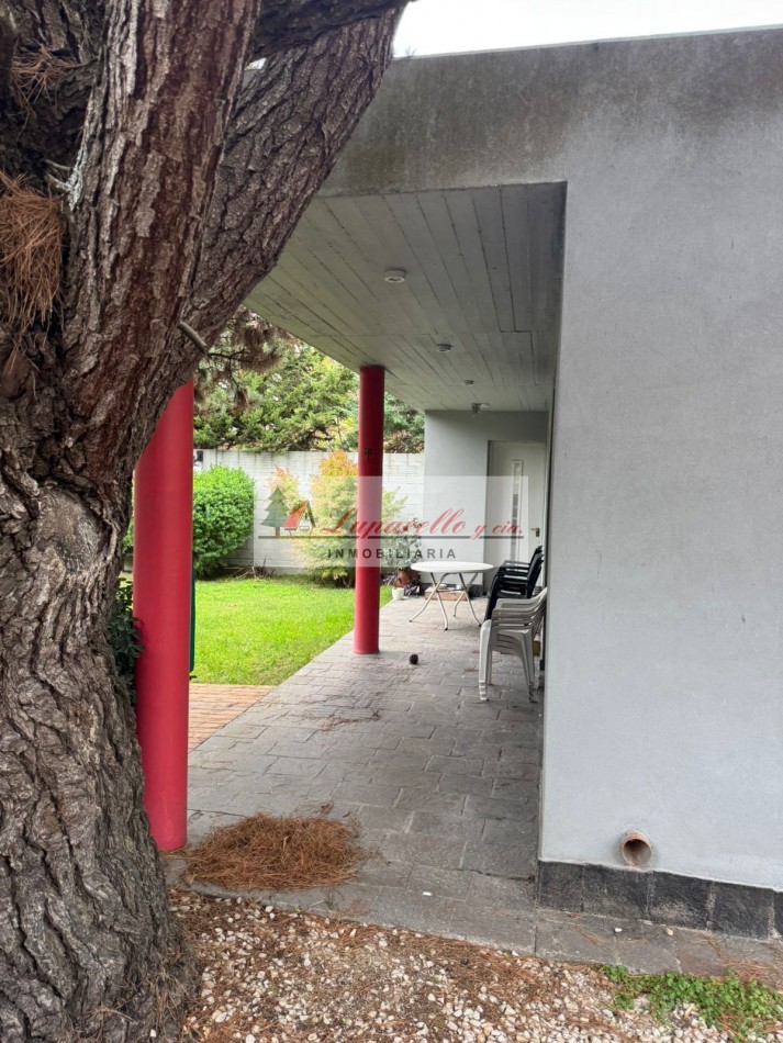 CHALET SOLO EN UN LOTE