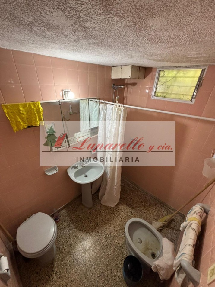 CHALET SOLO EN UN LOTE