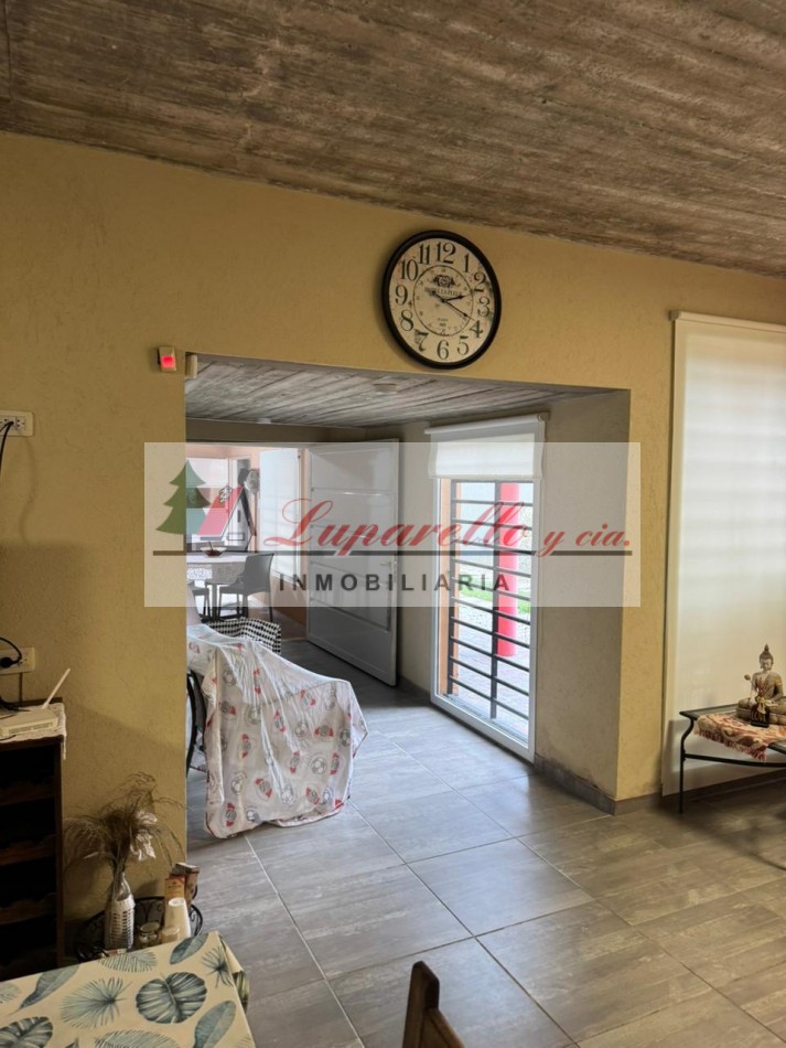 EXCELENTE CHALET SOLO EN UN LOTE