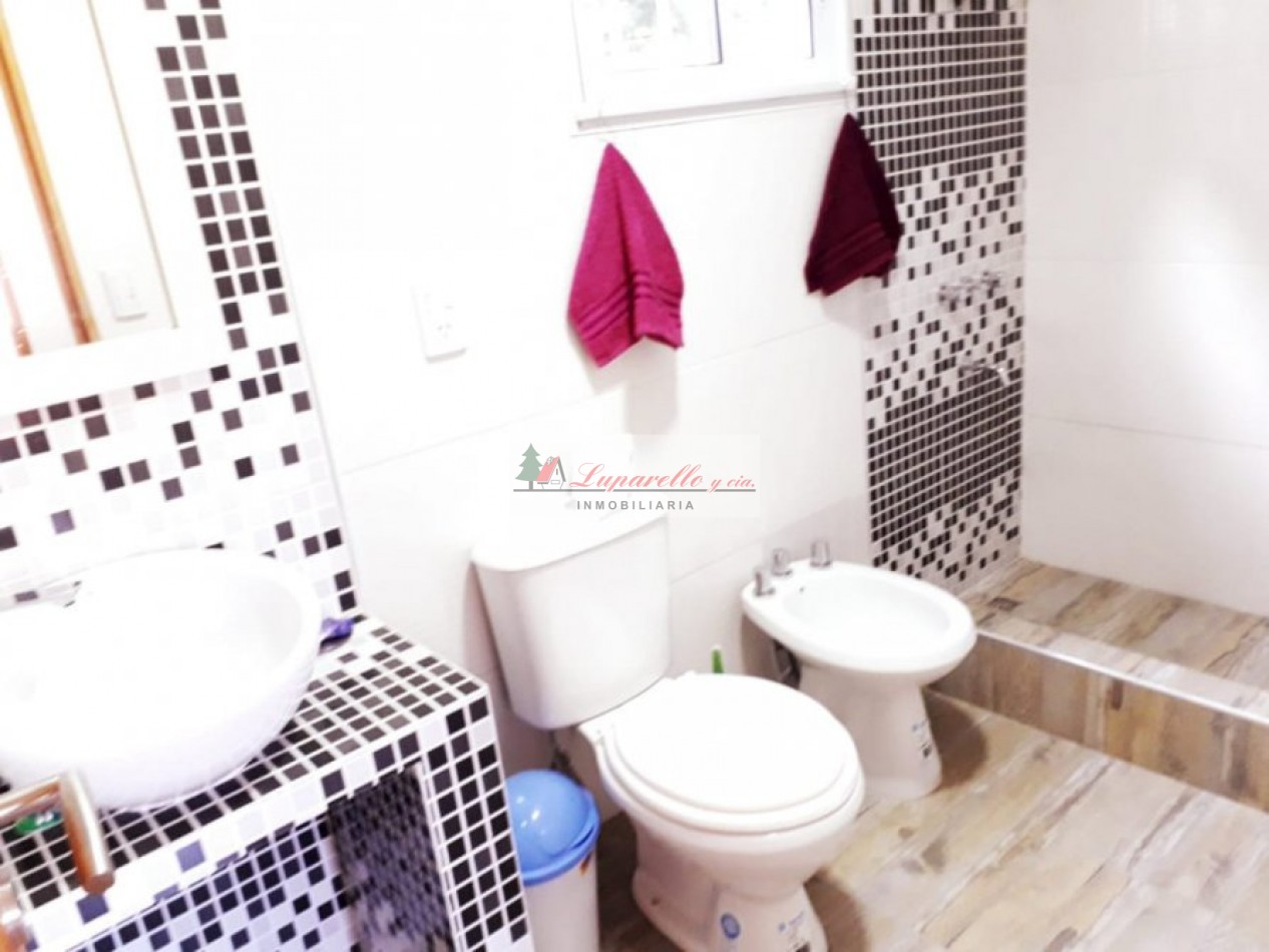 CHALET SOLO EN UN LOTE