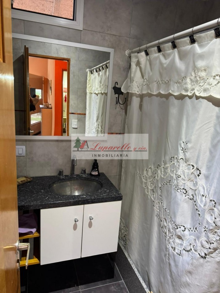 CHALET SOLO EN UN LOTE