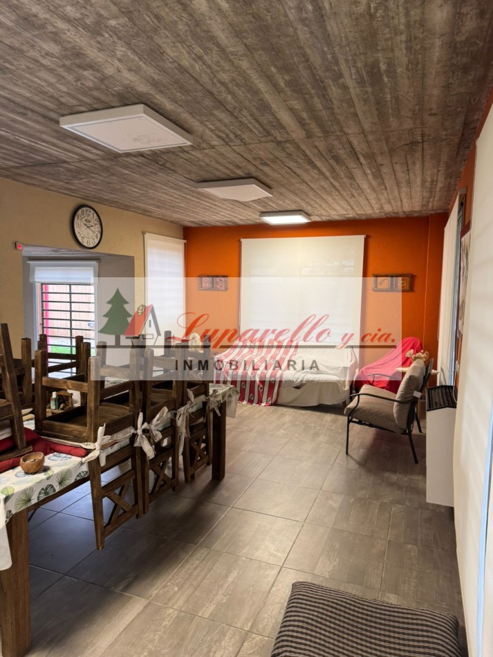 EXCELENTE CHALET SOLO EN UN LOTE