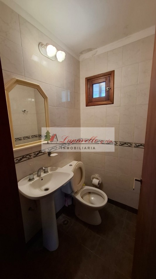 CHALET SOLO EN UN LOTE