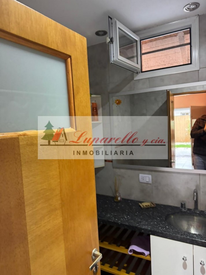 EXCELENTE CHALET SOLO EN UN LOTE