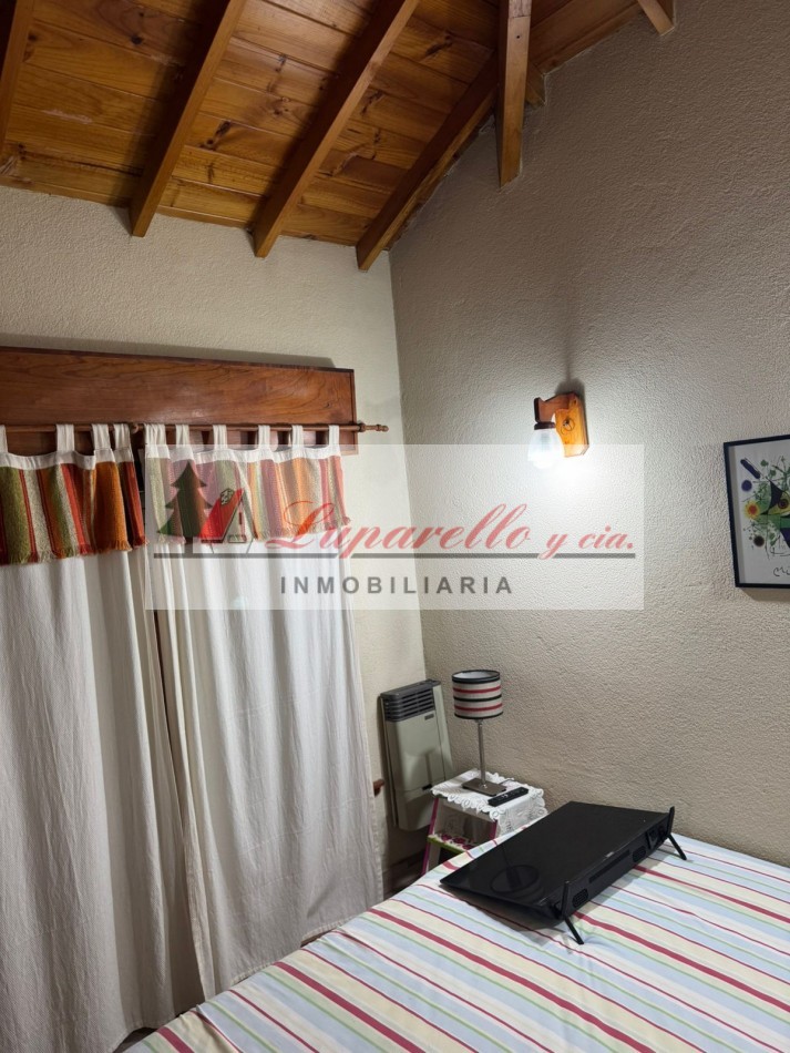 EXCELENTE CHALET SOLO EN UN LOTE