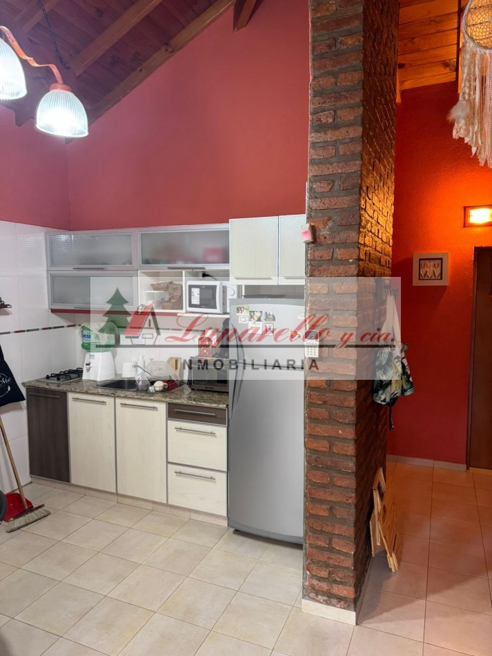 EXCELENTE CHALET SOLO EN UN LOTE