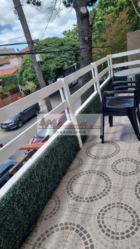 DEPARTAMENTO PRIMER PISO A LA CALLE