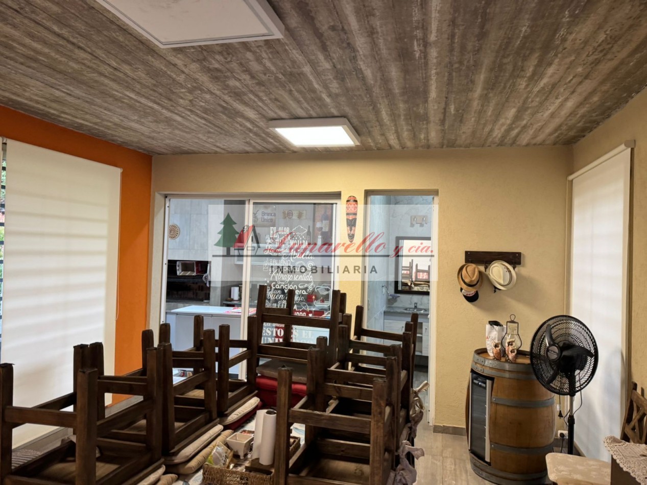 EXCELENTE CHALET SOLO EN UN LOTE