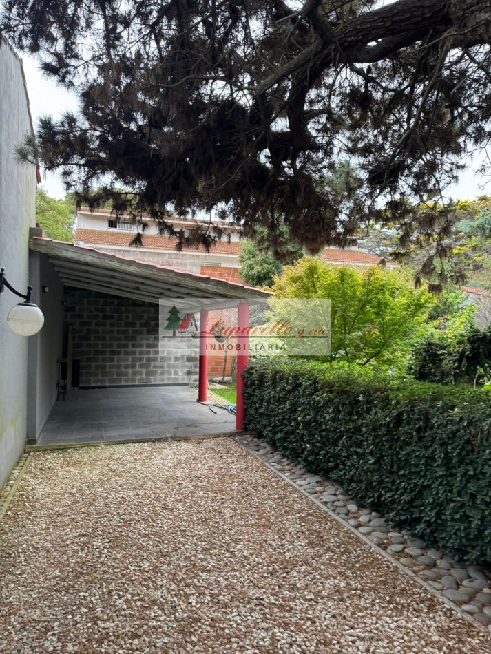 CHALET SOLO EN UN LOTE