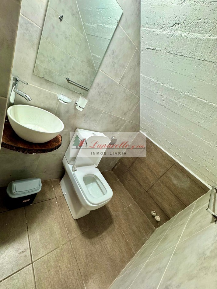 CHALET SOLO EN UN LOTE