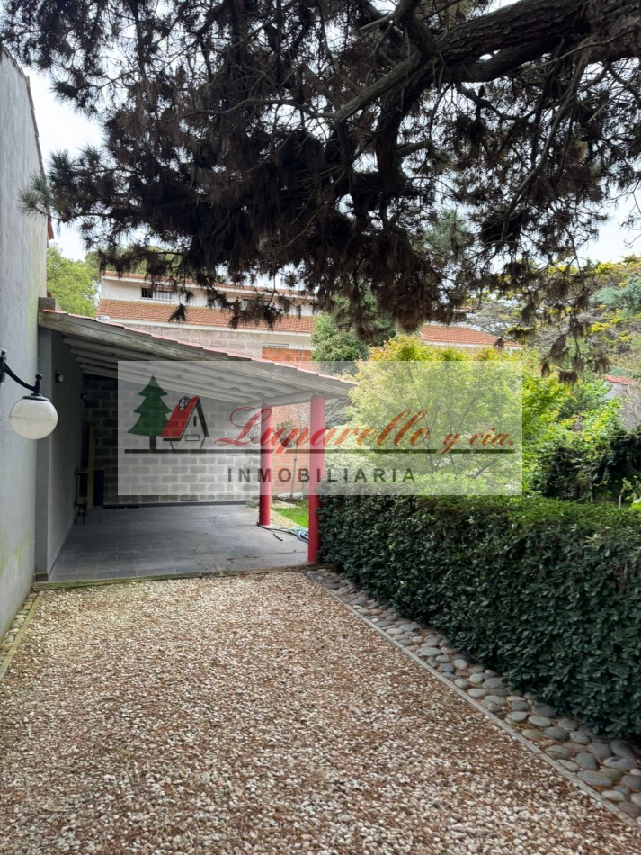 EXCELENTE CHALET SOLO EN UN LOTE