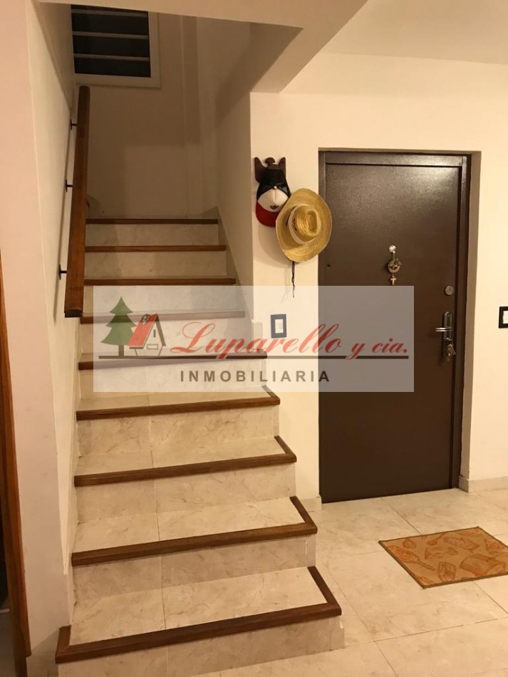 HERMOSO DUPLEX AL FRENTE