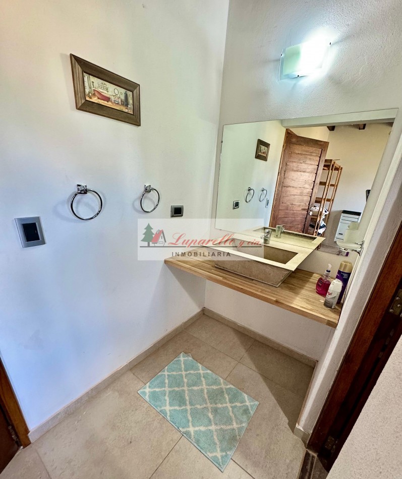 CHALET SOLO EN UN LOTE