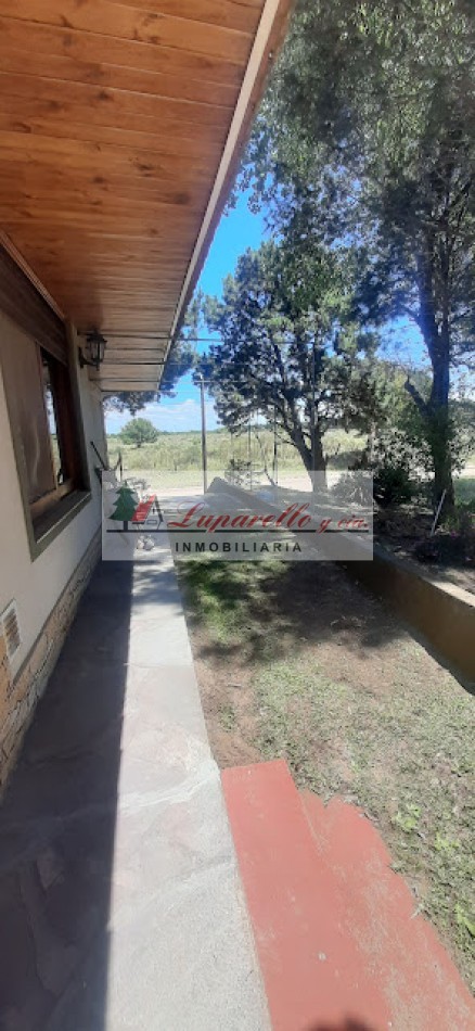 CHALET SOLO EN UN LOTE