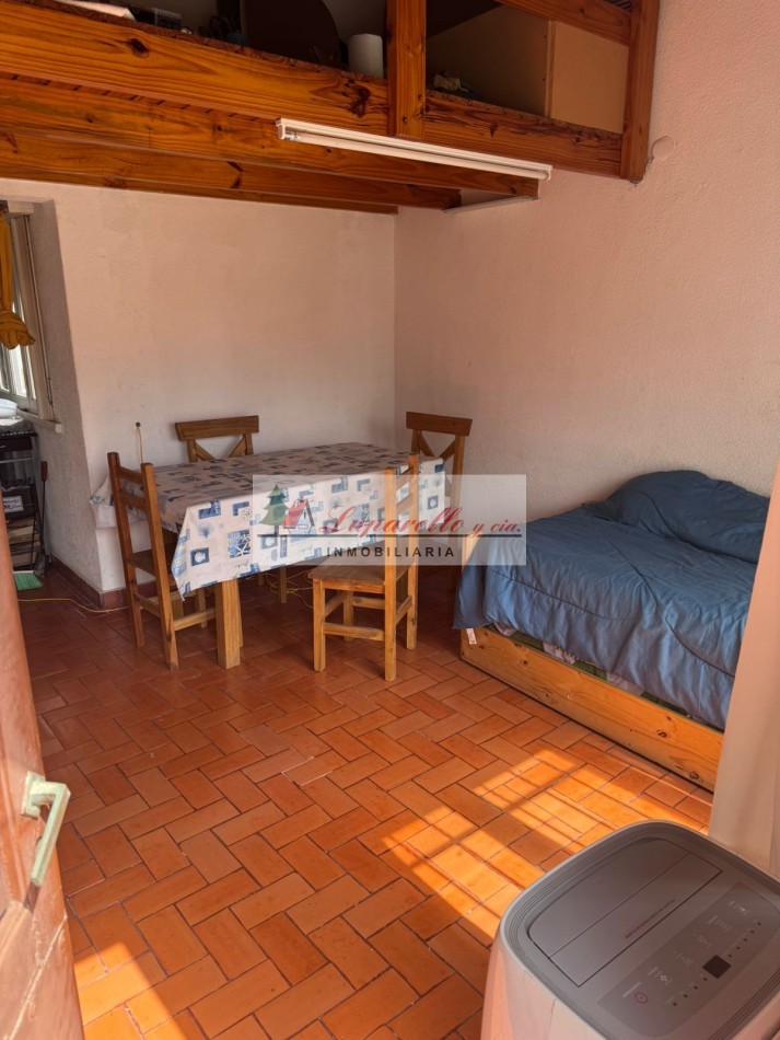 DEPARTAMETO A LA CALLE EN PRIMER PISO