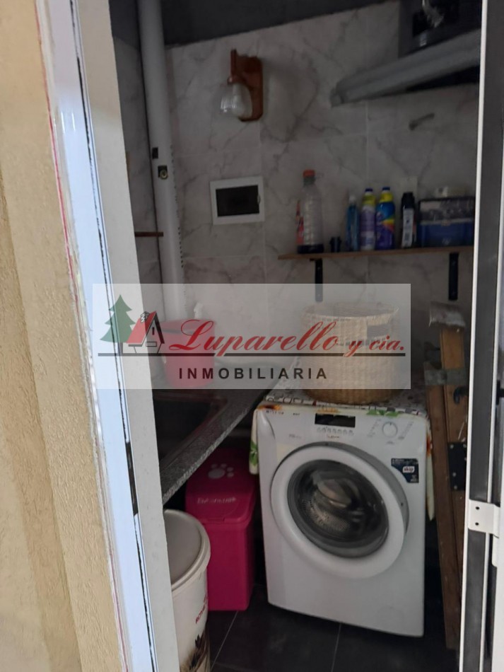 EXCELENTE CHALET SOLO EN UN LOTE