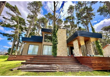 CHALET SOLO EN UN LOTE
