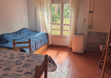 DEPARTAMENTO A LA CALLE EN PRIMER PISO