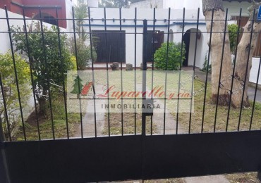 CHALET SOLO EN UN LOTE